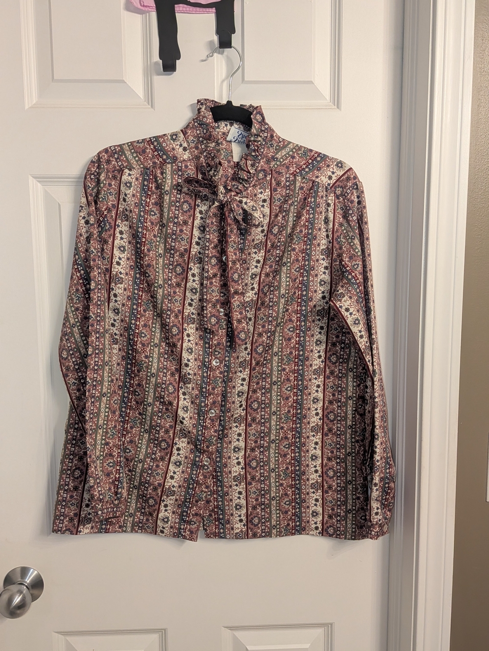 Tie-Neck 80s Printed Button-Down Blouse